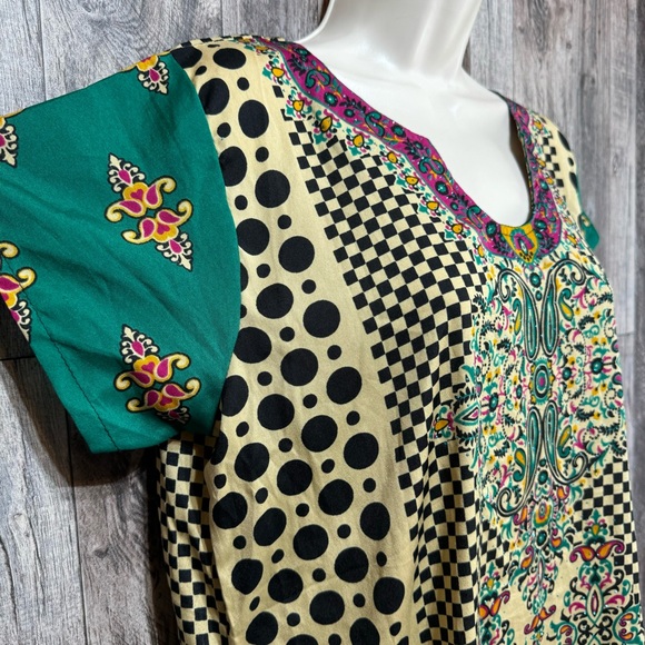 Colorful Boho Short Sleeve Silky Tunic Top- Sz. 40/Medium - Picture 2 of 9